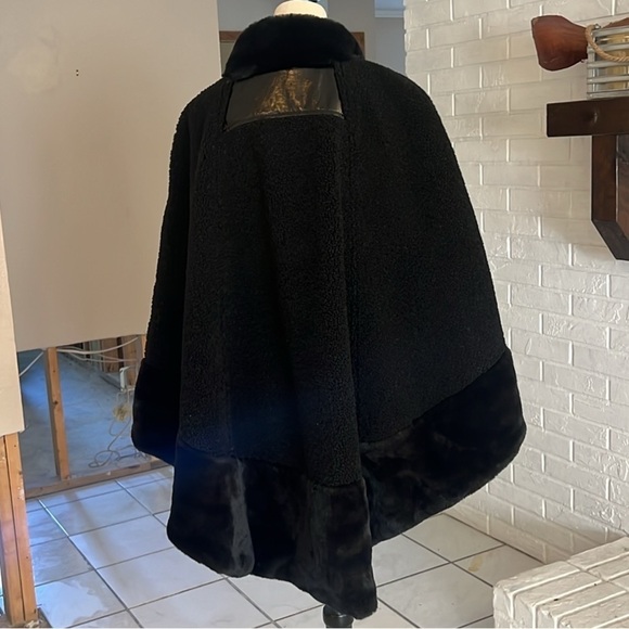 Adrienne Landau,Plush Black,Faux Fur Shearling Cape/Coat,Luxe Winter Glam,Size L - Picture 3 of 9